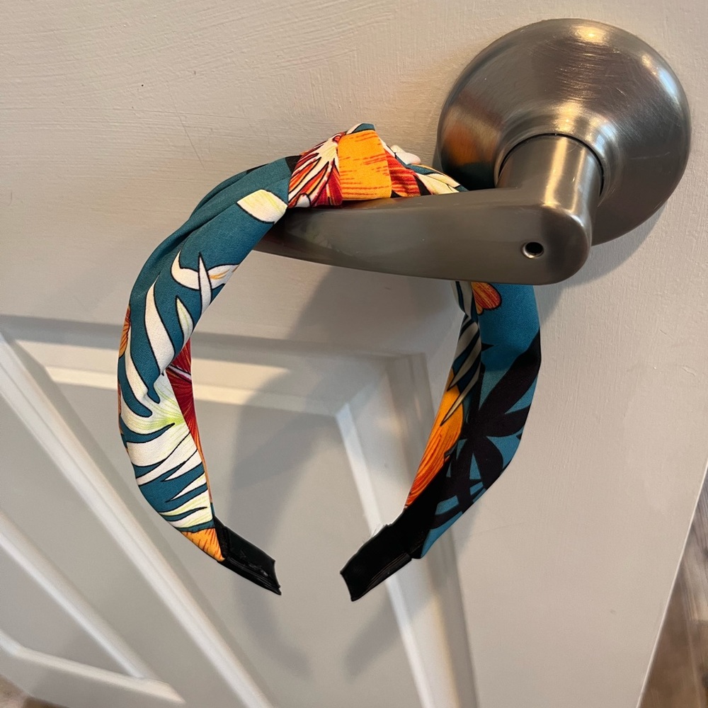 NWOT Top Knot Cloth Headband; handmade